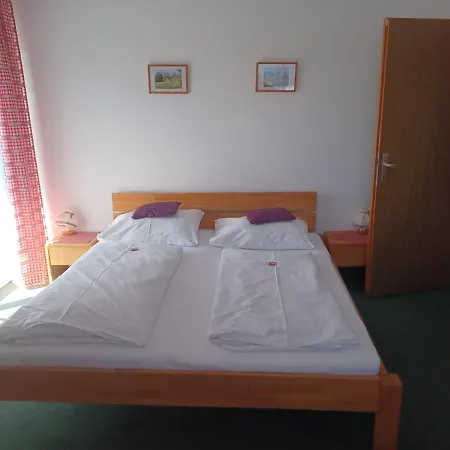 Retro Hotel Igelheim-2